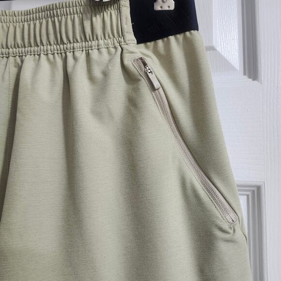 ❤️NWT❤️ Adidas Beige Athletic Shorts - Picture 5 of 11